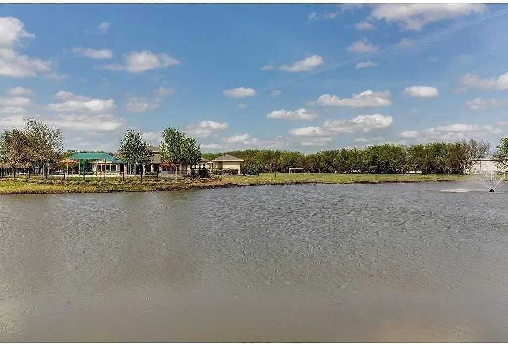 914 Mangrove Dr - Photo 4 of 16