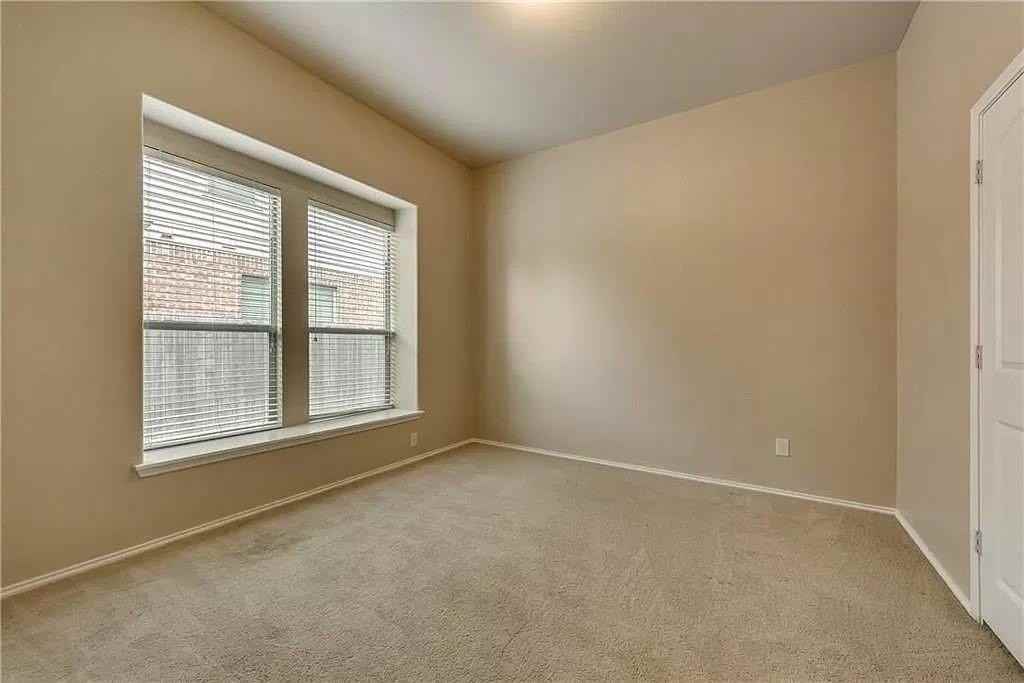 914 Mangrove Dr - Photo 7 of 16