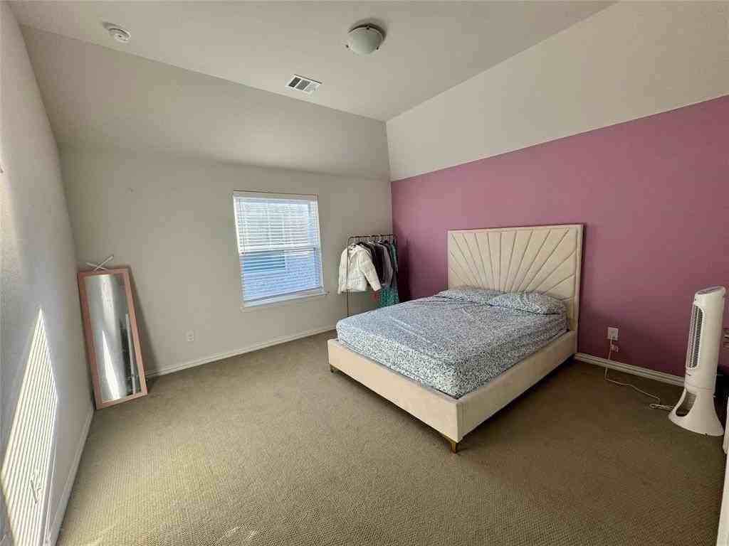 12569 Royal Oaks Ln - Photo 5 of 14