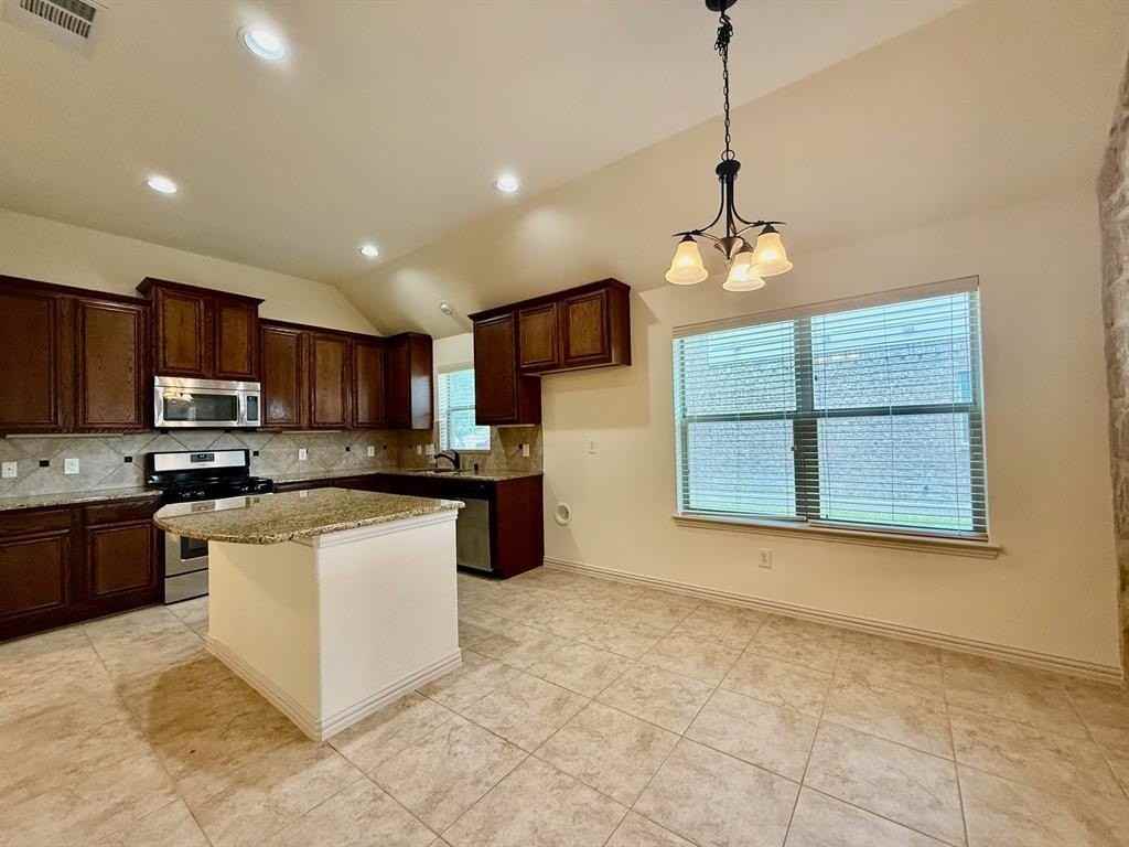 2212 Gregory Creek Dr - Photo 6 of 29