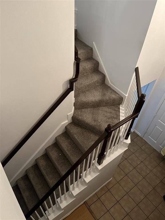 1005 Leoti Ln - Photo 4 of 29