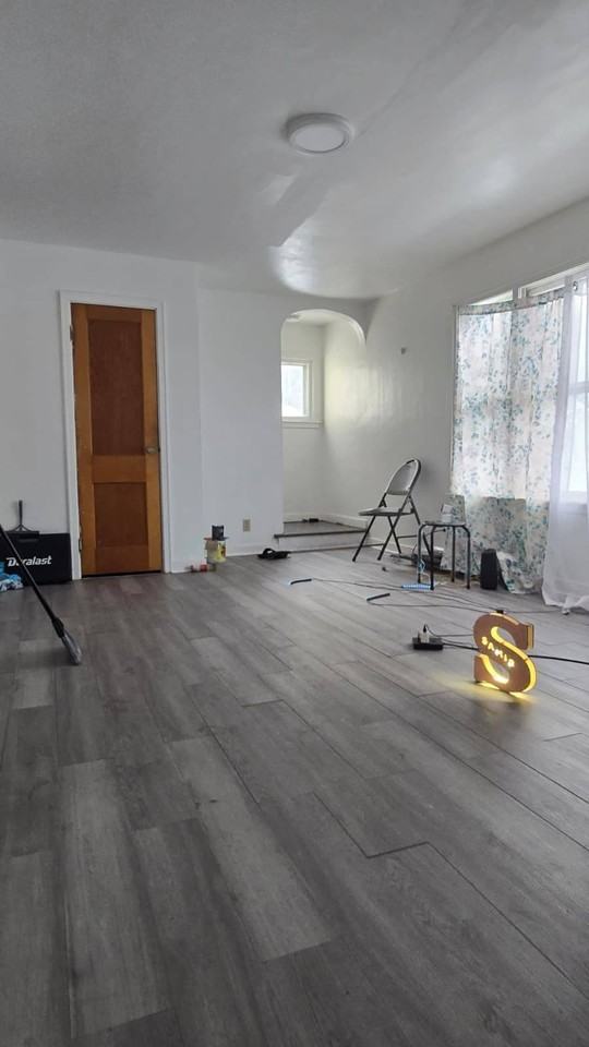 610 Dickson St - Photo 7 of 9