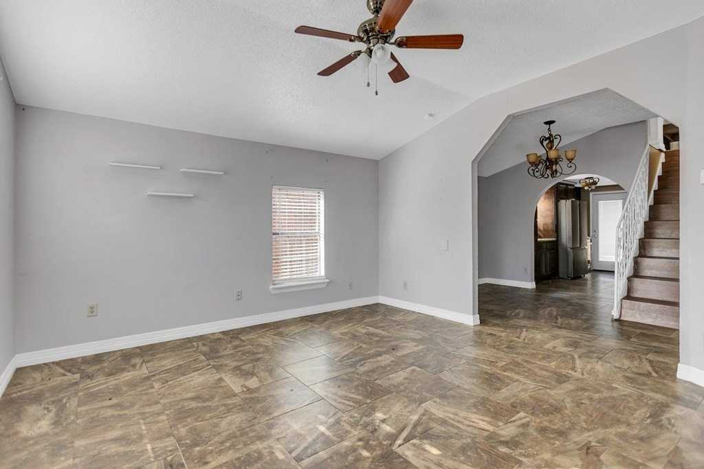 1322 Wilson St - Photo 3 of 23