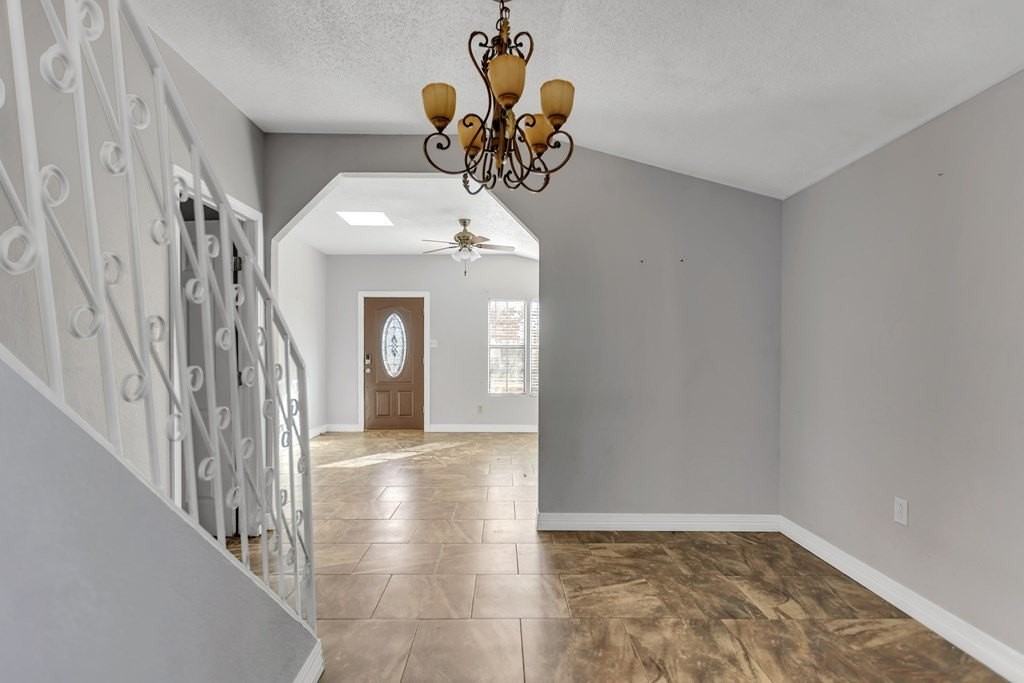 1322 Wilson St - Photo 5 of 23