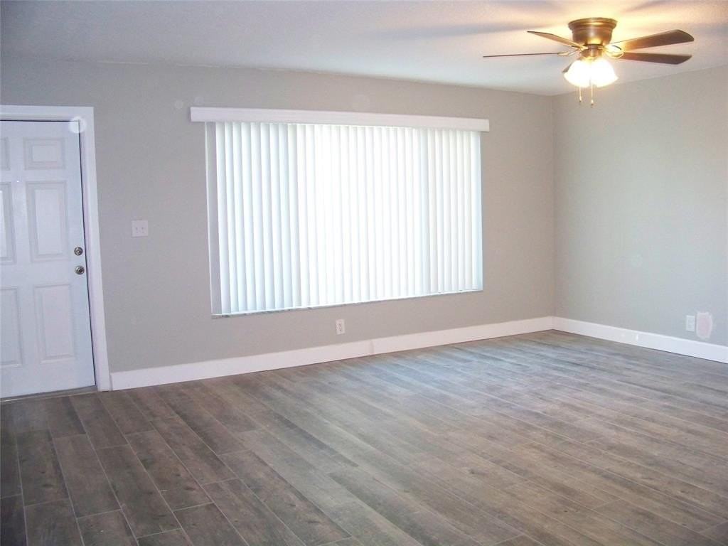 11210 Nw 39th St - Photo 2 of 16