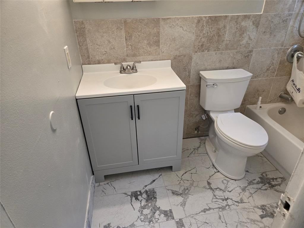 11210 Nw 39th St - Photo 7 of 16