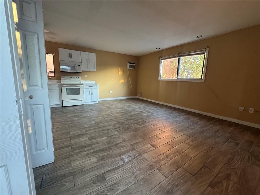 2131 Lincoln St #A - Photo 3 of 11