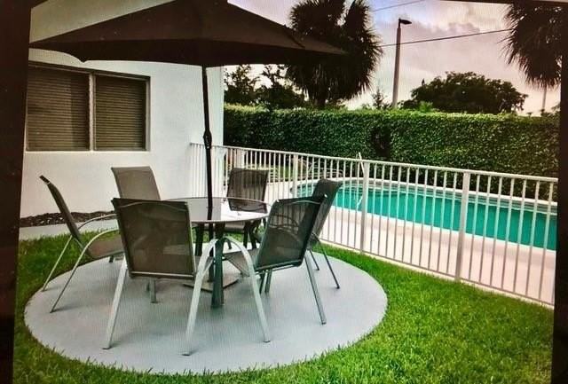 2050 Ne 39th St #205 - Photo 2 of 15