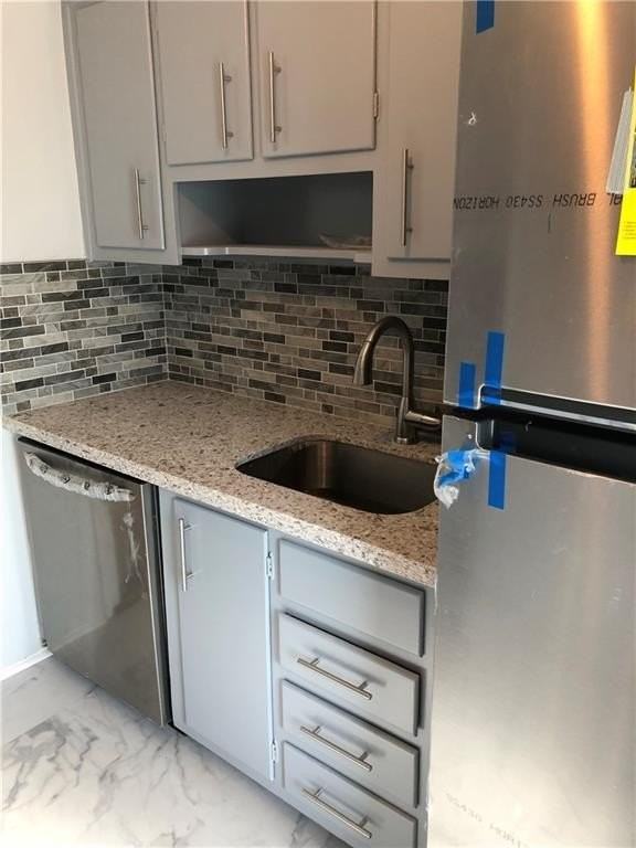 2050 Ne 39th St #205 - Photo 4 of 15