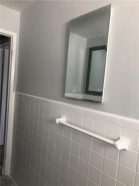 2050 Ne 39th St #205 - Photo 6 of 15