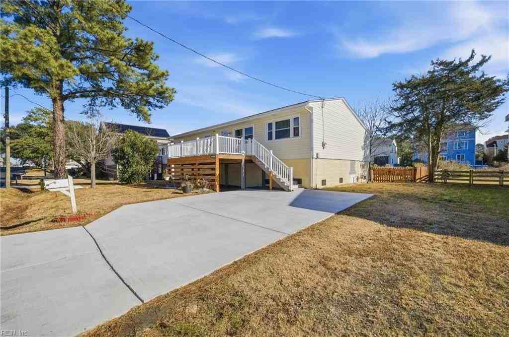 9522 6th Bay St - Photo 3 of 34