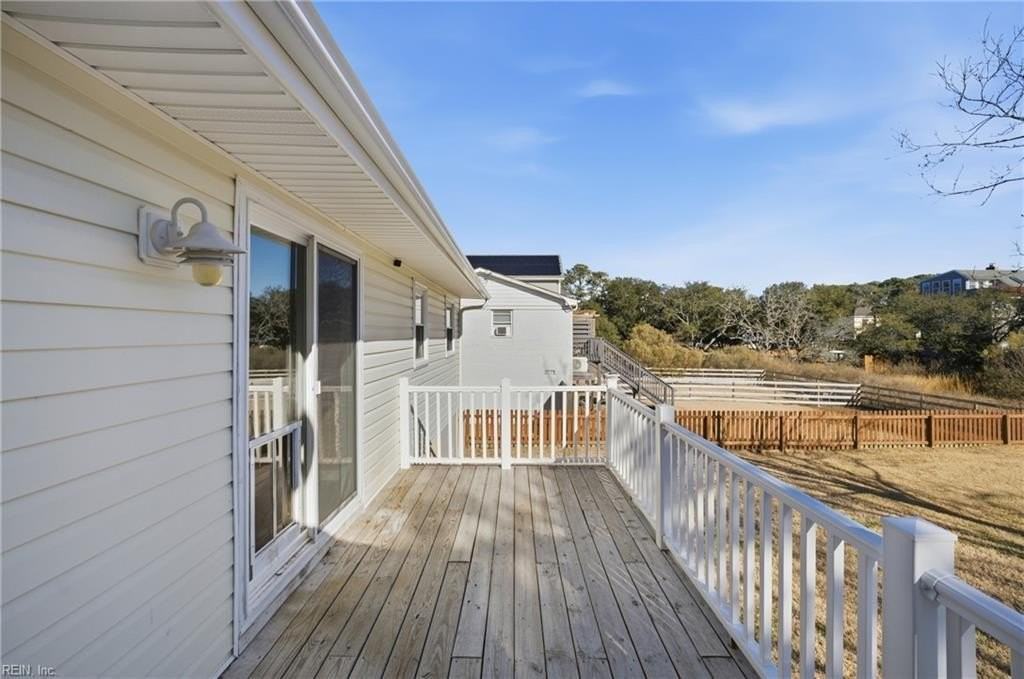 9522 6th Bay St - Photo 6 of 34