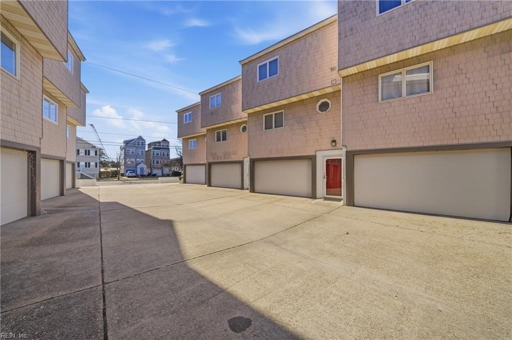 824 W Ocean View Ave #C - Photo 3 of 35