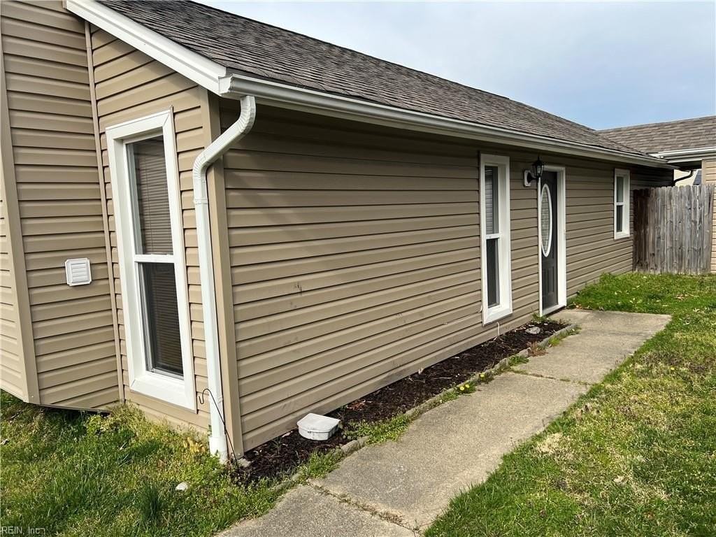 1419 Oak Knoll Ct - Photo 3 of 35