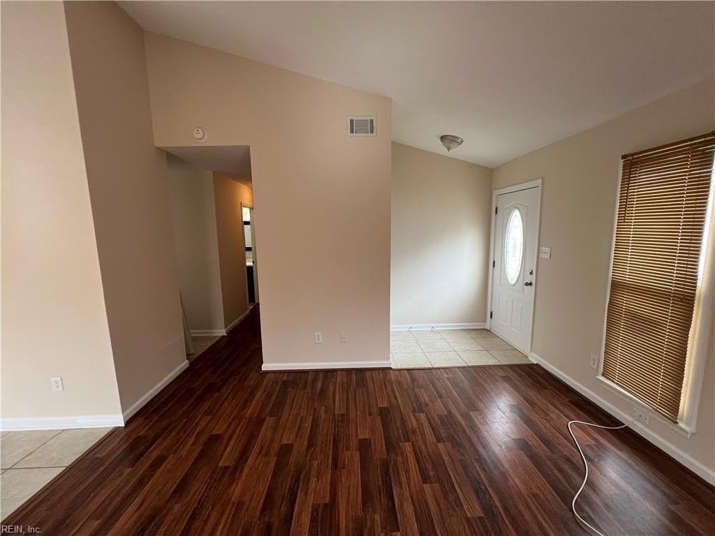 1419 Oak Knoll Ct - Photo 4 of 35