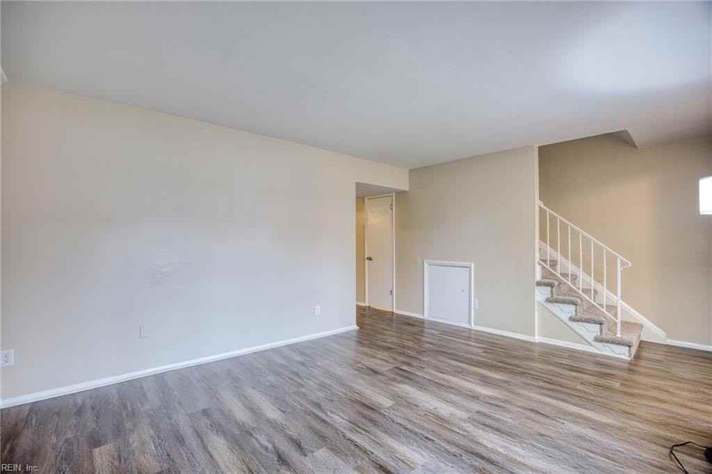 5721 E Hastings Arch - Photo 4 of 31