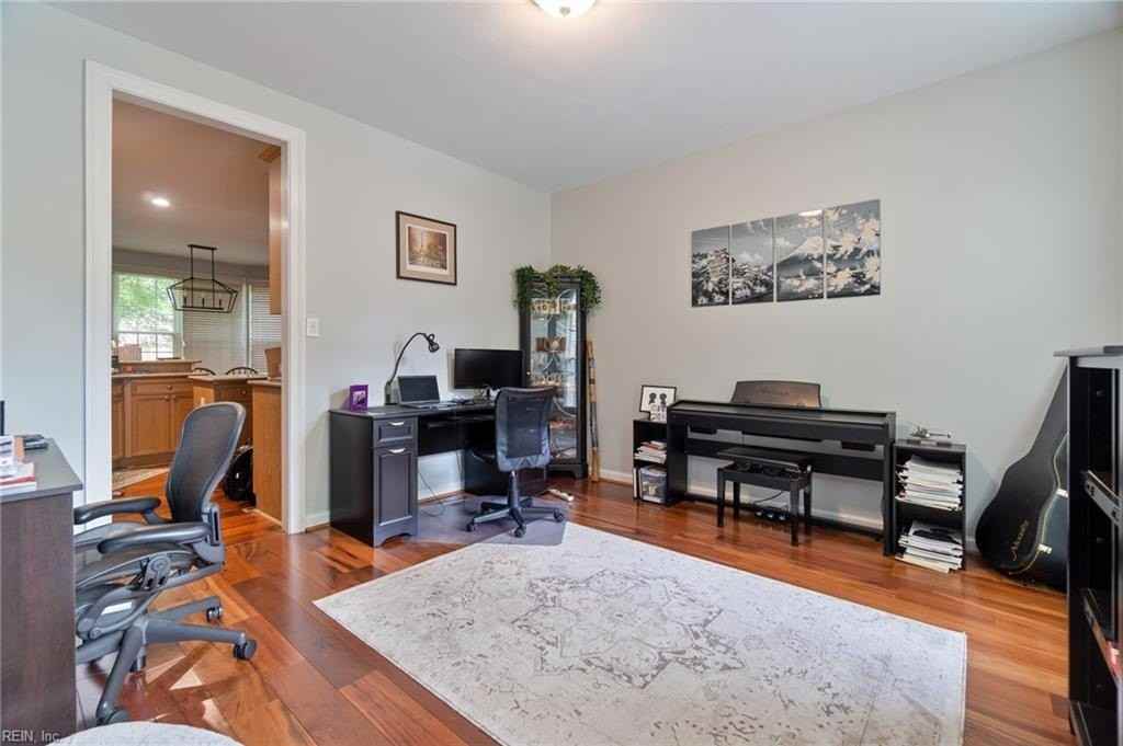 821 Loch Island Dr - Photo 5 of 50