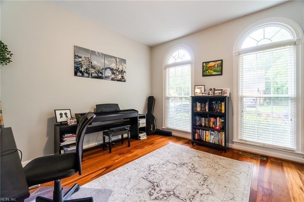 821 Loch Island Dr - Photo 7 of 50