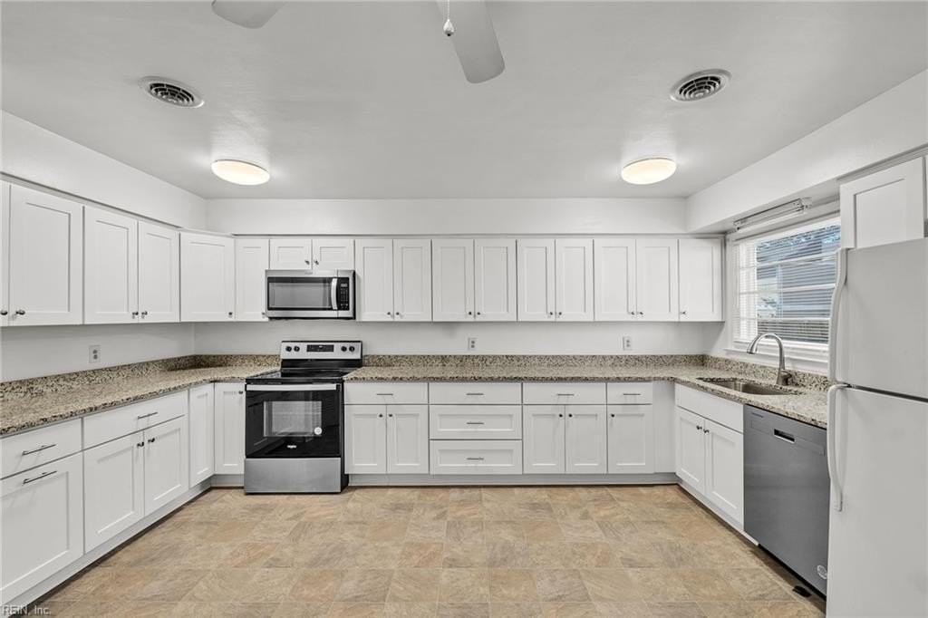 153 S Fir Ave - Photo 3 of 25