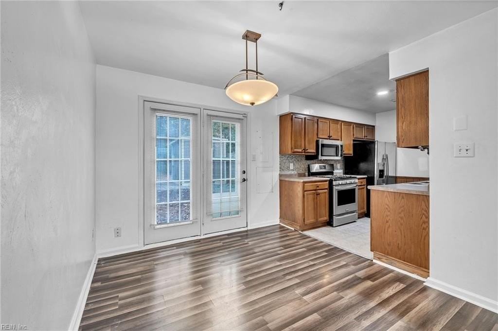 809 Huntly Dr - Photo 2 of 18