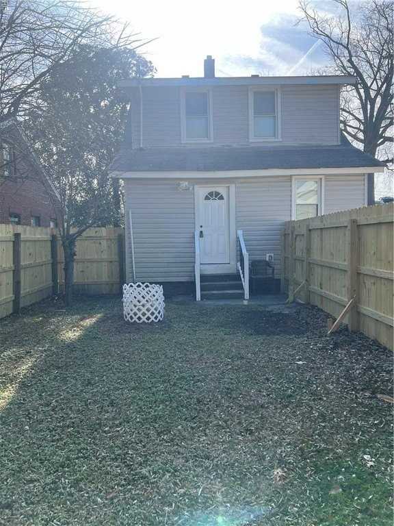 136 Glendale Ave - Photo 2 of 32