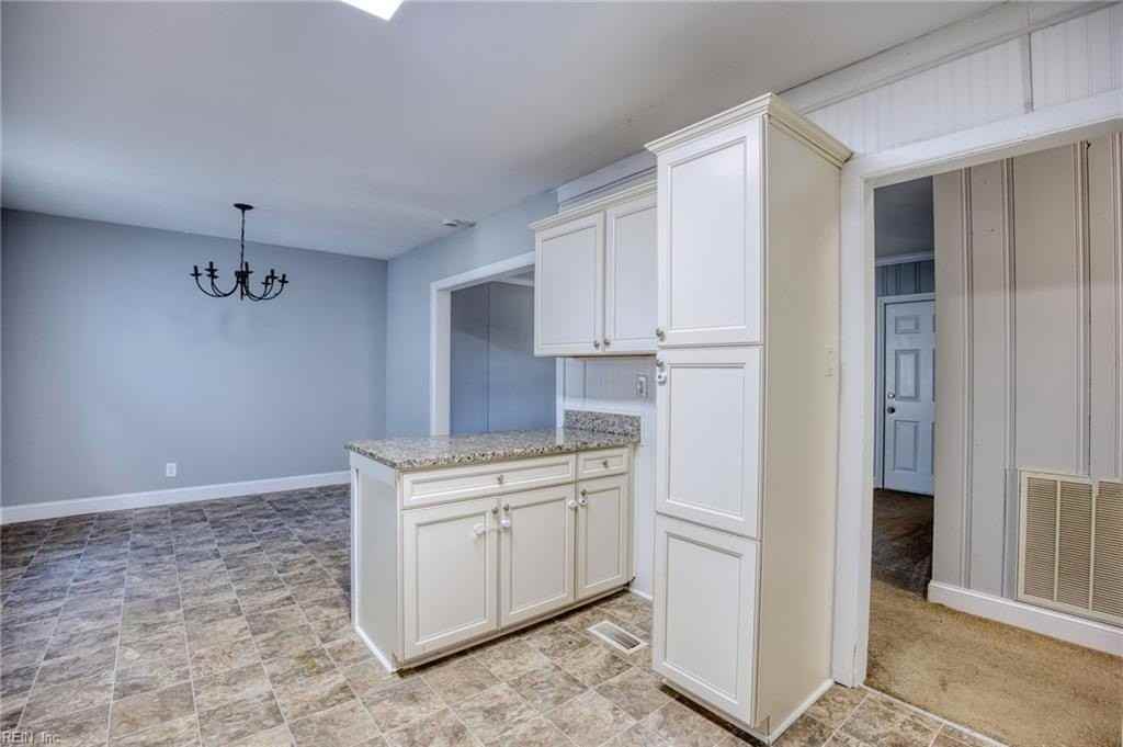 2423 Shafer St - Photo 4 of 36