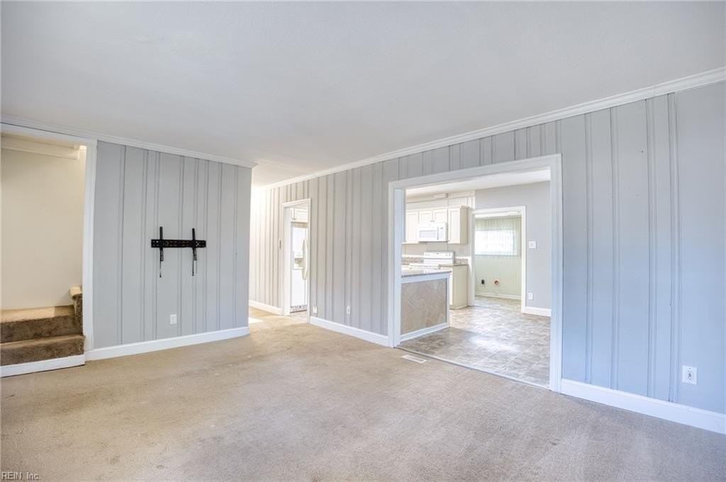 2423 Shafer St - Photo 7 of 36