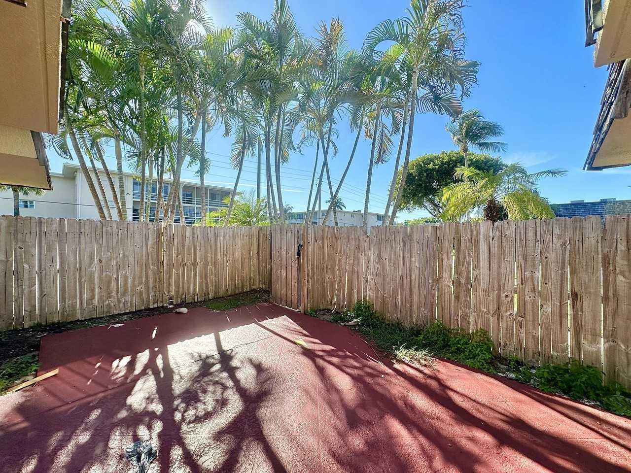 225 Lake Arbor Dr - Photo 5 of 24