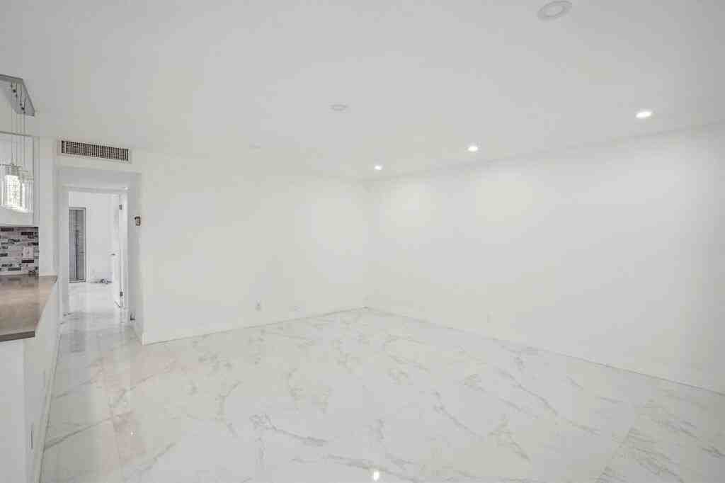 100 Monaco C - Photo 3 of 13