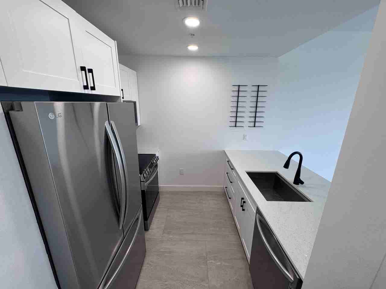 511 Lucerne Ave #611 - Photo 6 of 31