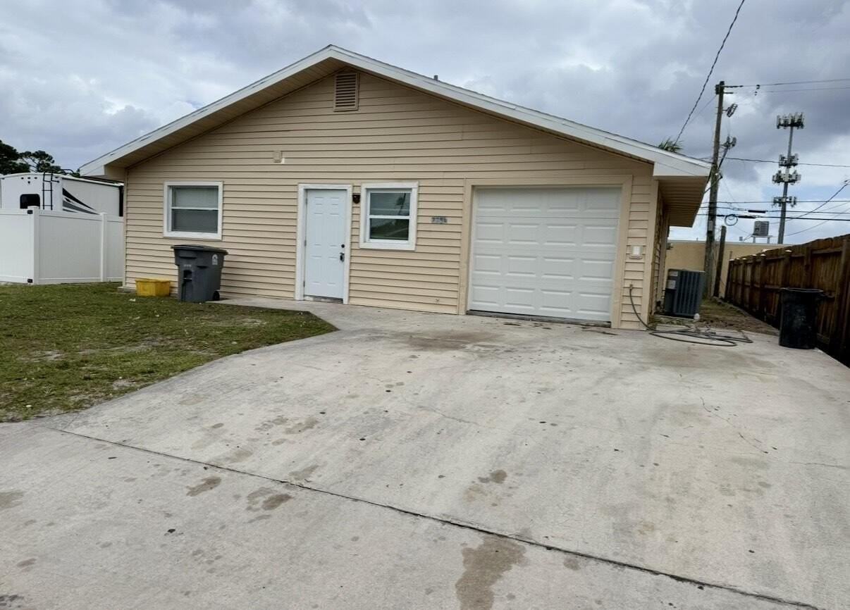 7796 Loomis St - Photo 7 of 7