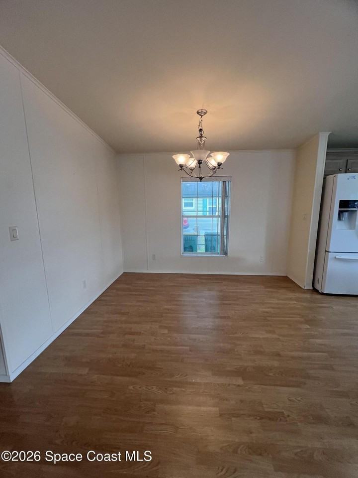 495 Outer Dr - Photo 6 of 17