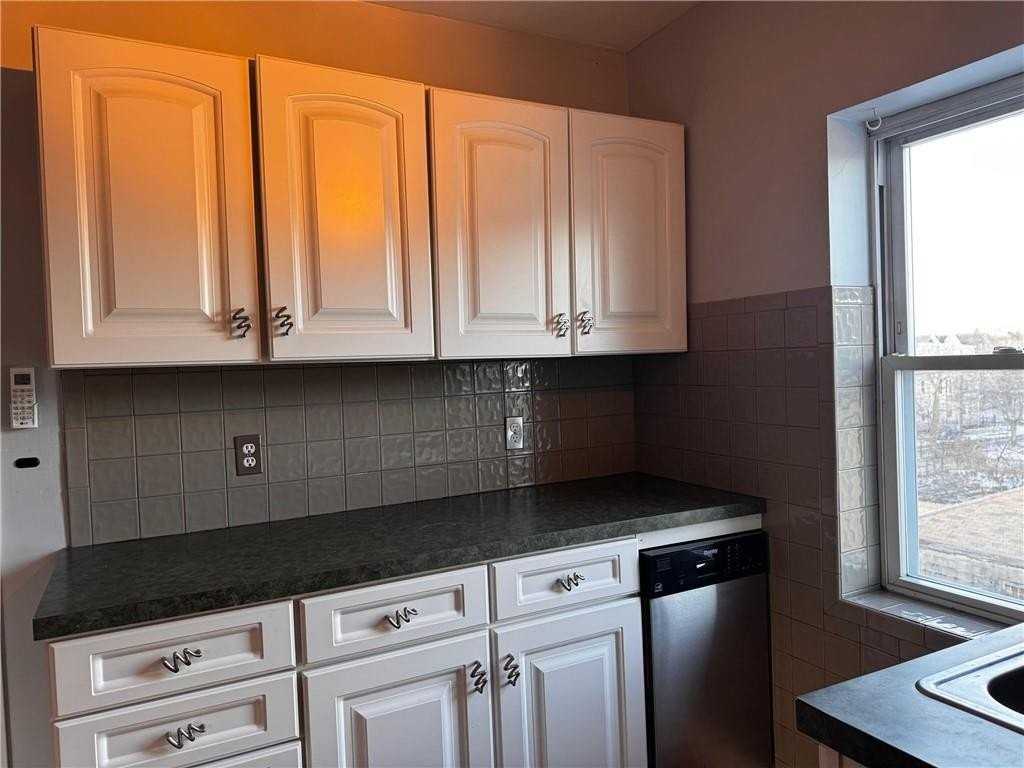 72 Courtland St Apt 3 #3 - Photo 5 of 9