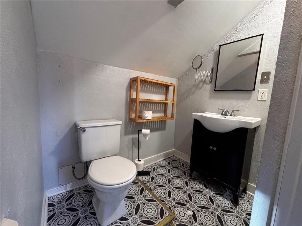 72 Courtland St Apt 3 #3 - Photo 7 of 9