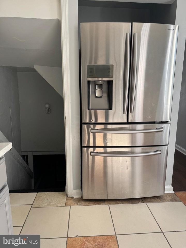 224 N Mount St - Photo 3 of 16