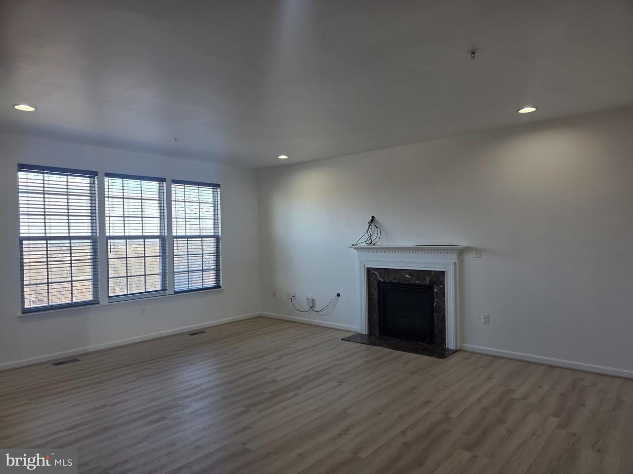 2409 Barrett Ct - Photo 7 of 19