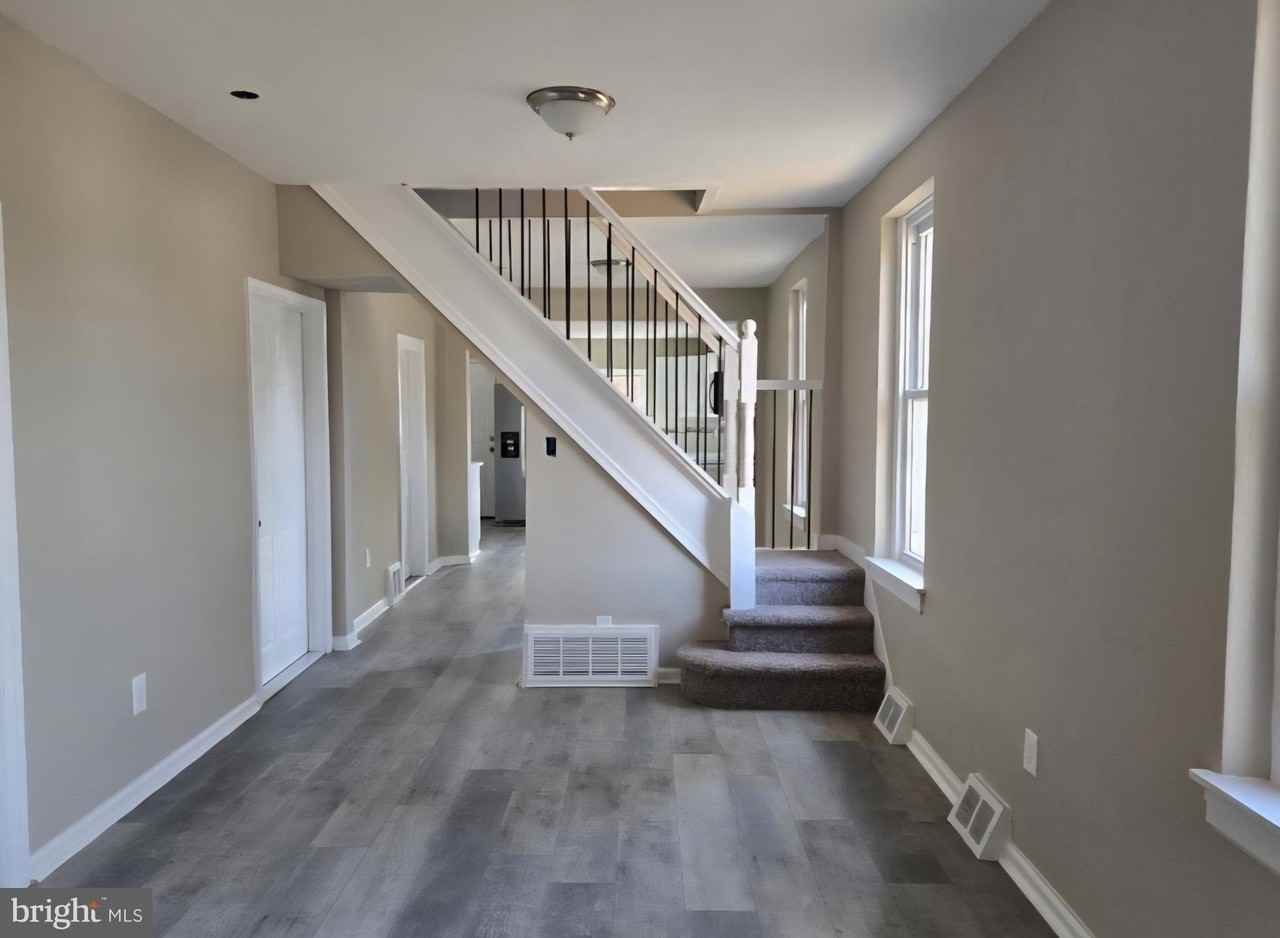 524 8th Ave - Photo 5 of 17