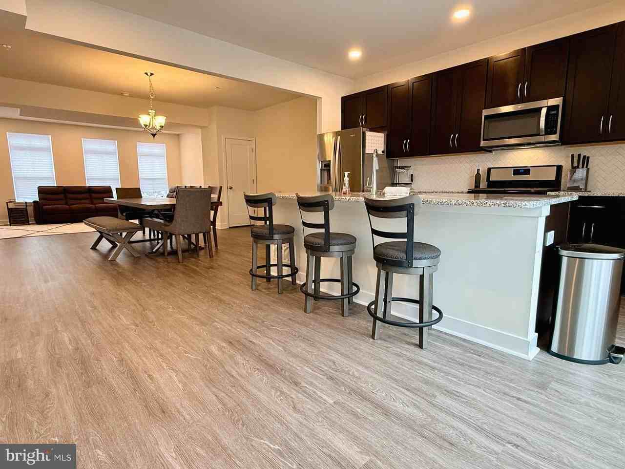 44 Independence Ct - Photo 2 of 28