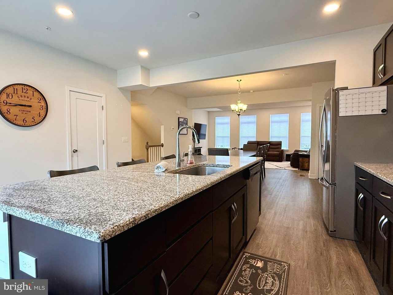 44 Independence Ct - Photo 3 of 28