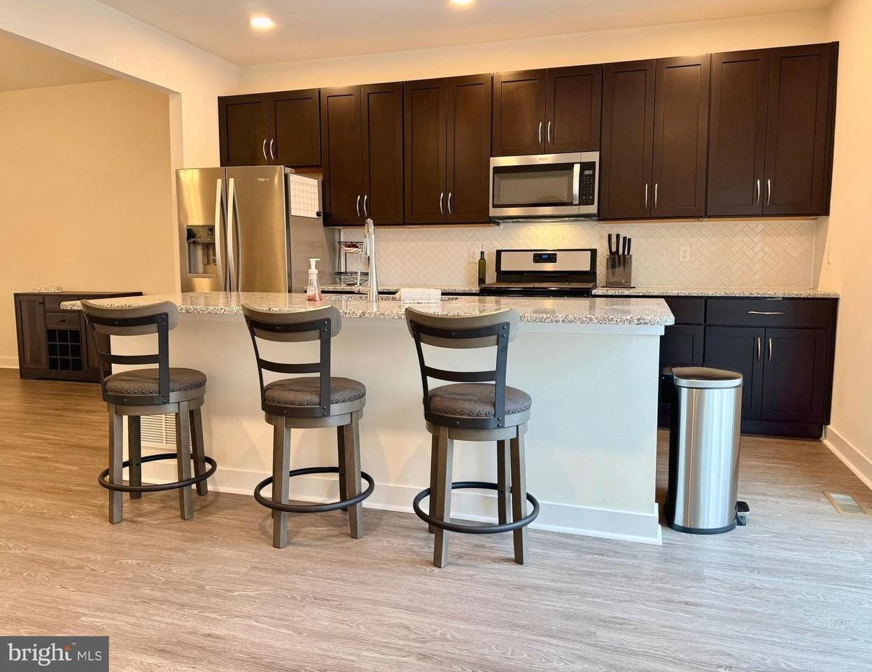 44 Independence Ct - Photo 4 of 28