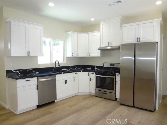 1717 2nd St - Photo 7 of 8