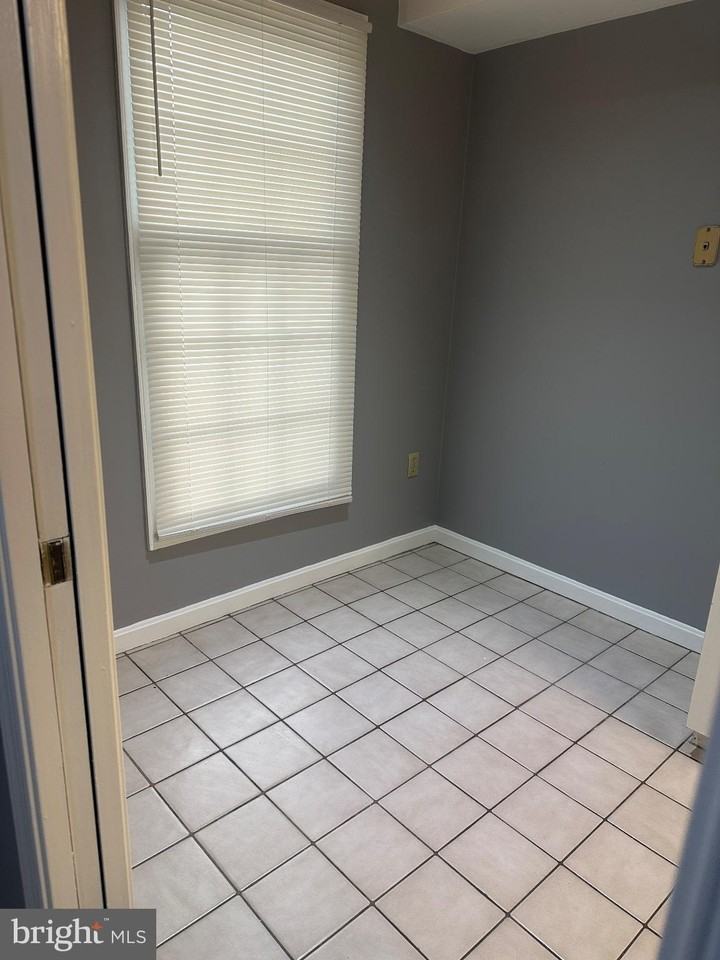 6202 Stanford Ct - Photo 3 of 8