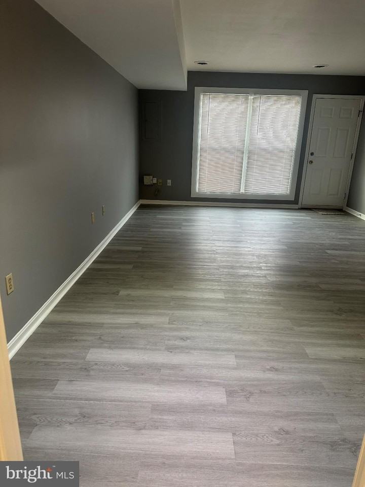 6202 Stanford Ct - Photo 4 of 8