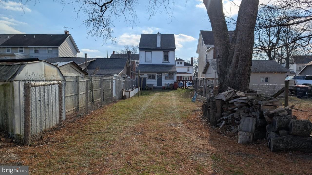 421 Broad St - Photo 2 of 11