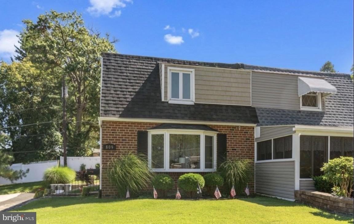 809 Millwood Rd - Photo 2 of 20