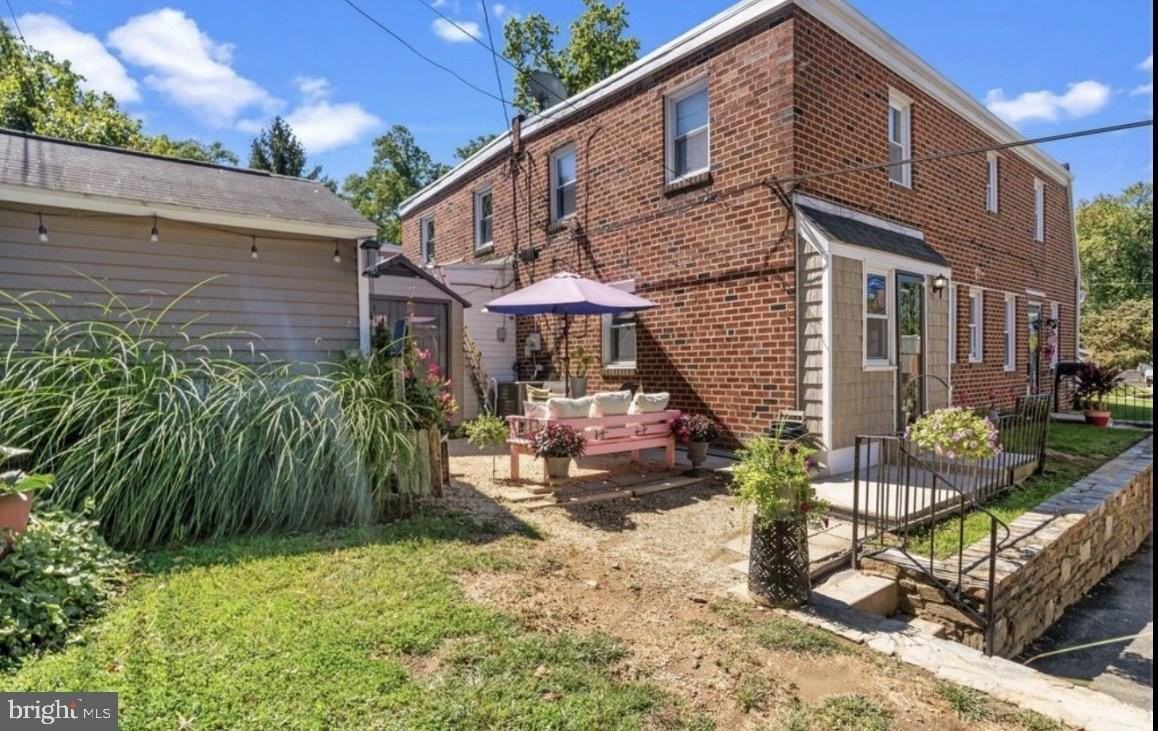 809 Millwood Rd - Photo 3 of 20