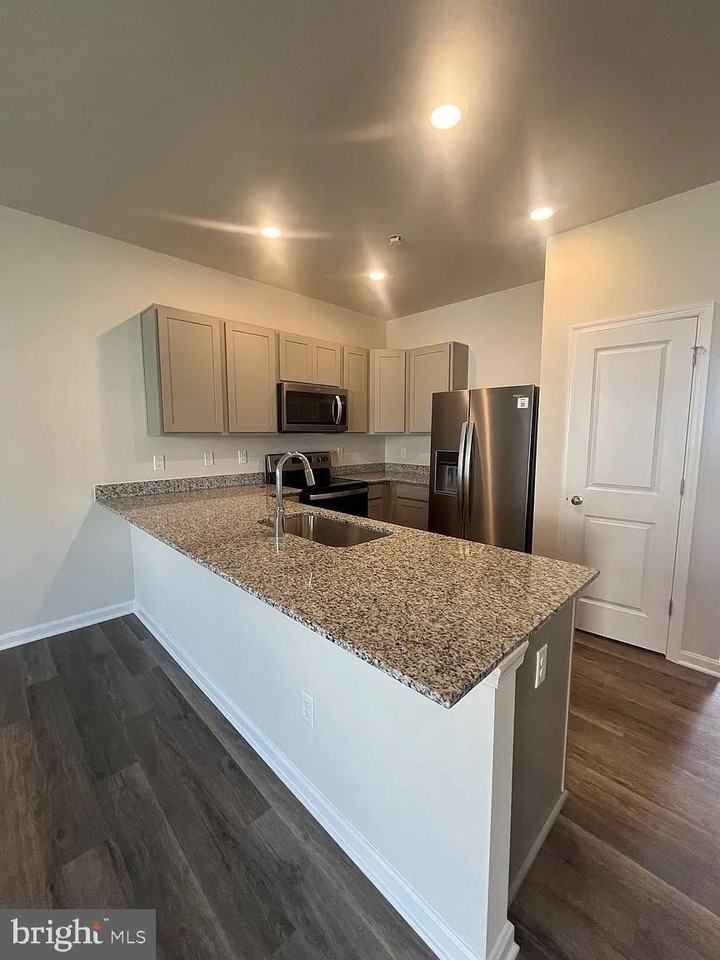 102 Willett Hollow St - Photo 2 of 15