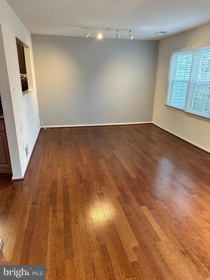 7943 Timarand Ct - Photo 4 of 50