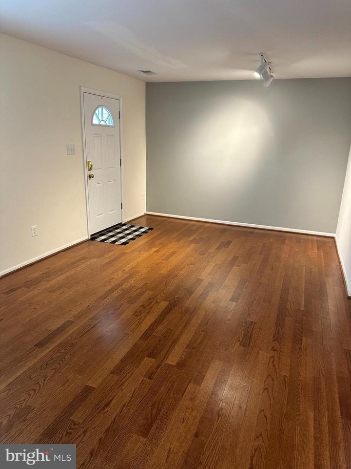 7943 Timarand Ct - Photo 5 of 50