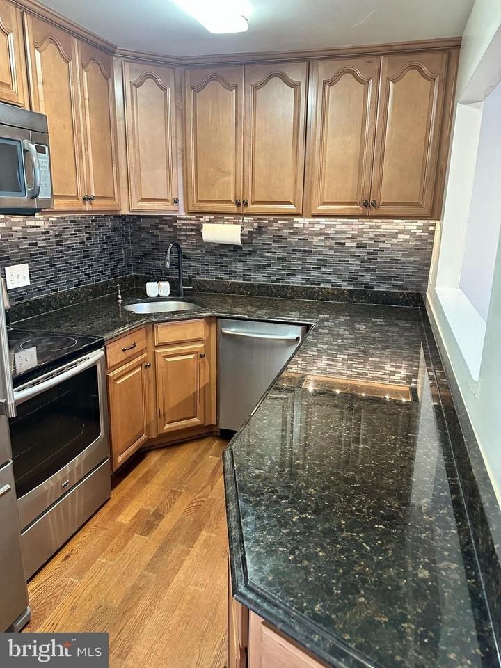 7943 Timarand Ct - Photo 6 of 50